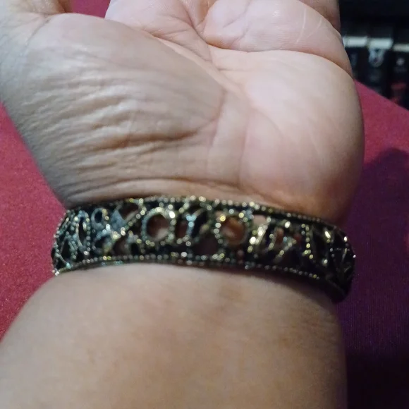 Decorative bracelet with ring attached💛 - Picture 5 of 5